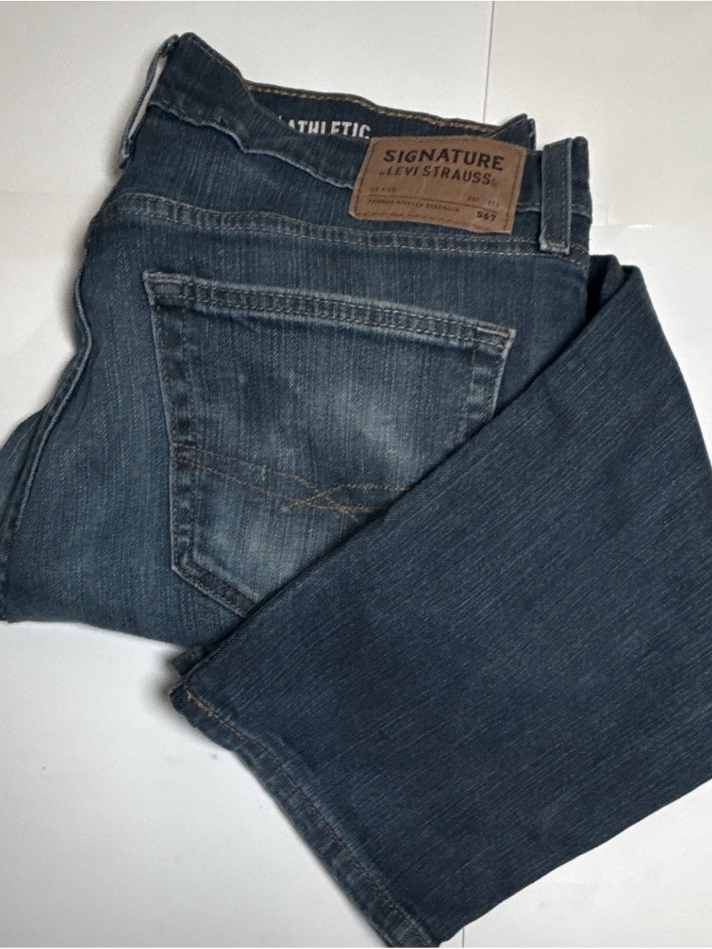 Signature by Levi Strauss Men’s Relaxed Jeans in Dark Blue Wash 34x30
